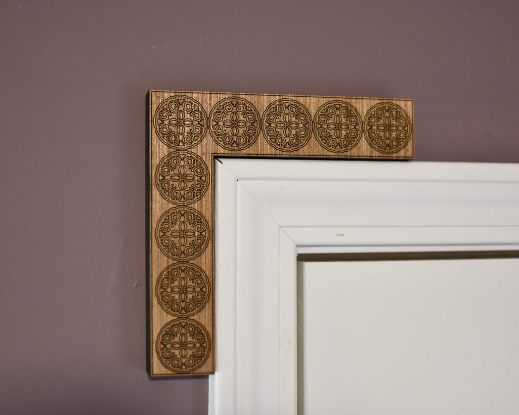 Outside Corner Corbel Pair - Circle Engraving