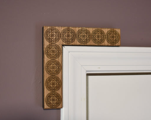 Outside Corner Corbel Pair - Circle Engraving