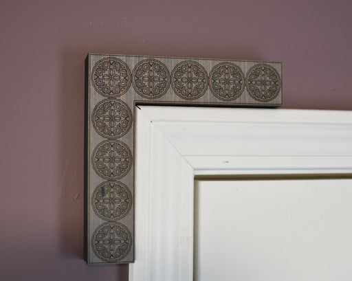 Outside Corner Corbel Pair - Circle Engraving