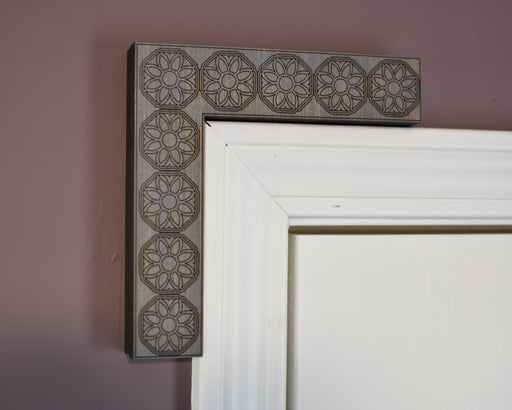 Outside Corner Corbel Pair - Hexagon Engraving