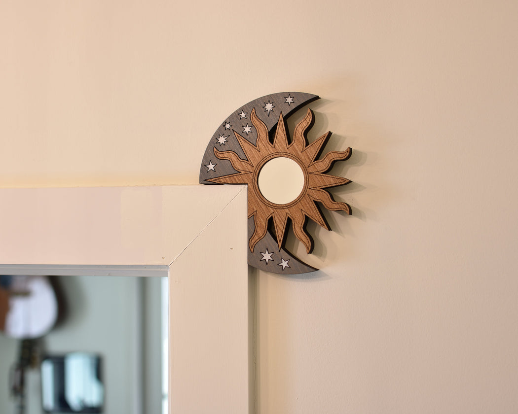 Moon & Star Mirror Outside Corner Corbel - Single